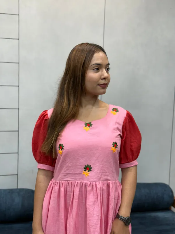 Pink_Red_Ombre_Mul_Cotton_Flared_Dress_With_Puff_Sleeves_And_Floral_Embroidery