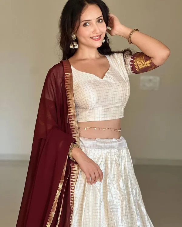 Elegant_Elephant_White_Checks_Silk_Lehenga_Light_Shades_To_Complement_To_Create_Beautiful_Aura_In_All_Function