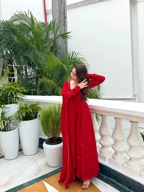 Red_Premium_Georgette_Suit_Set_With_Dupatta
