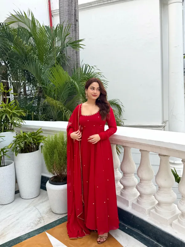Red_Premium_Georgette_Suit_Set_With_Dupatta