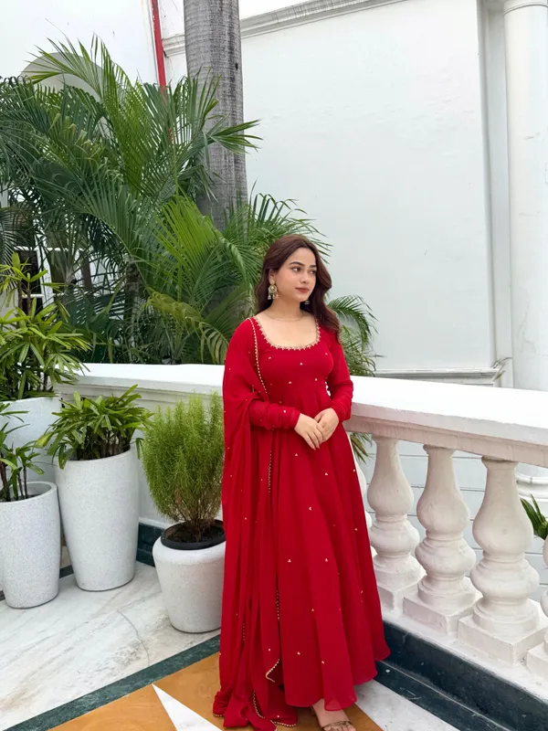 Red_Premium_Georgette_Suit_Set_With_Dupatta