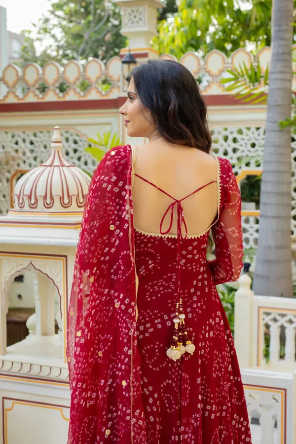 Women's_Red_Georgette_3_Piece_Kurta_Set_With_Lace_Work_Dupatta