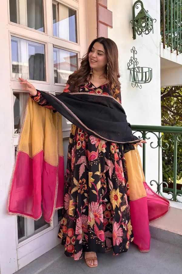 Madhubala_Cotton_Anarkali_Suit_Set_With_Dupatta