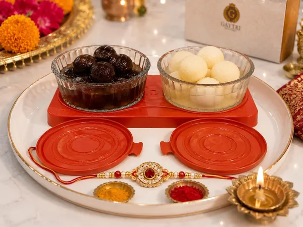 2_Bowl_Snack_Serving_Set_With_Lids_And_Orange_Base