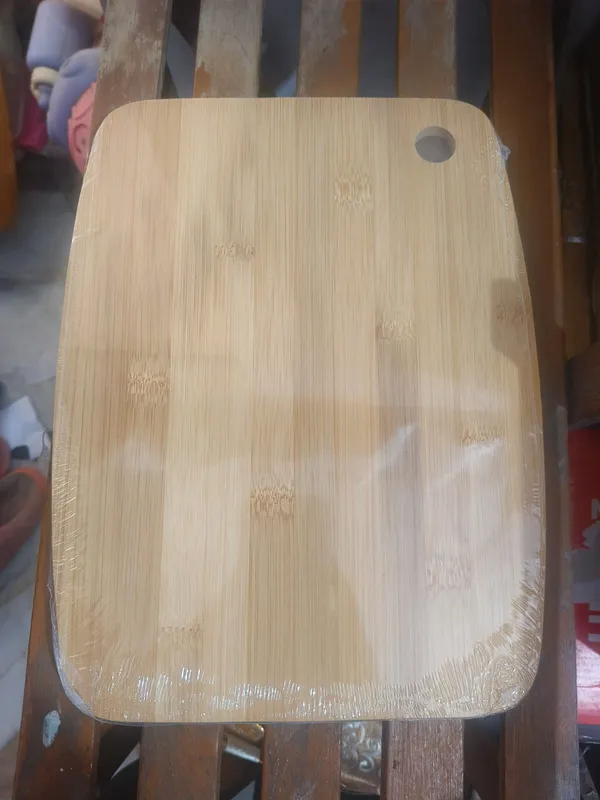 Non-Slip_Wooden_Chopping_Board
