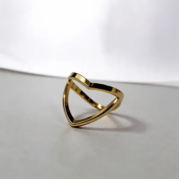Gold_Stainless_Steel_Geometric_V_Shape_Necklace_For_Women