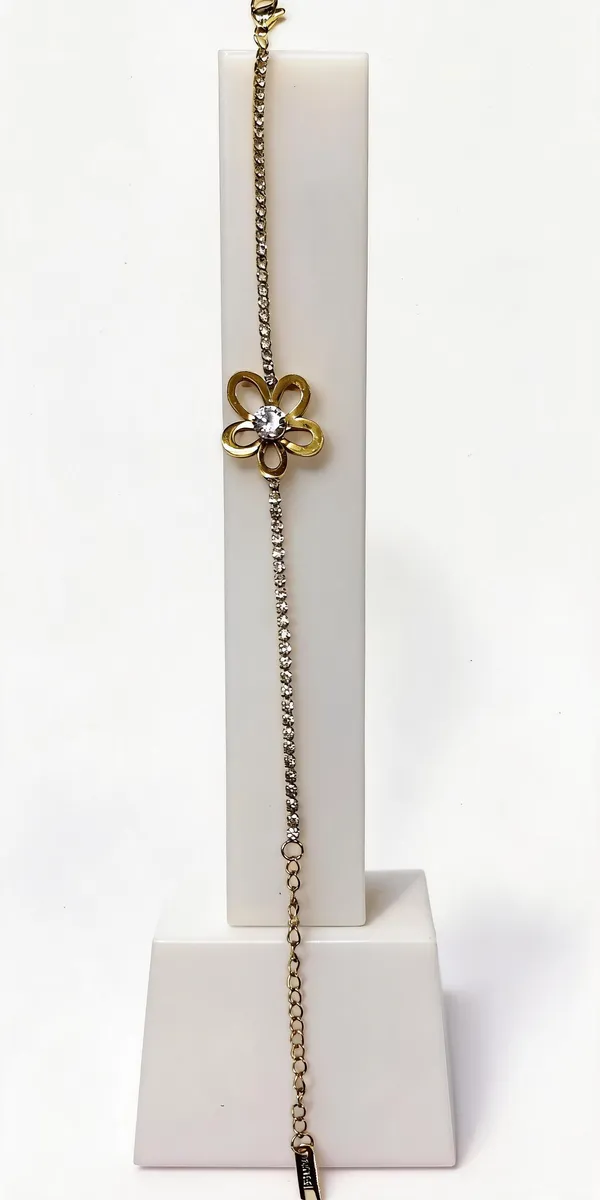 Gold_Anti_Tarnish_Flower_Centerpiece_Stone_Chain_Bracelet_For_Women