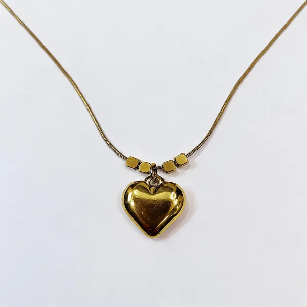 Gold_Stainless_Steel_Heart_Pendant_Necklace_For_Women