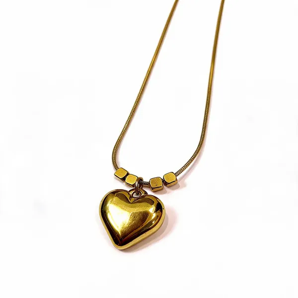Gold_Stainless_Steel_Heart_Pendant_Necklace_For_Women