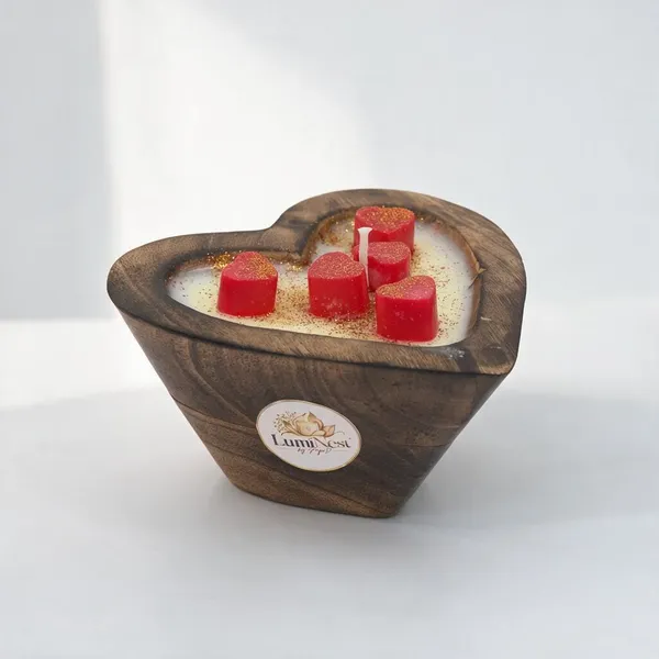 Wax_Festive_Sandalwood_Scented_Heart_Bowl_Candle