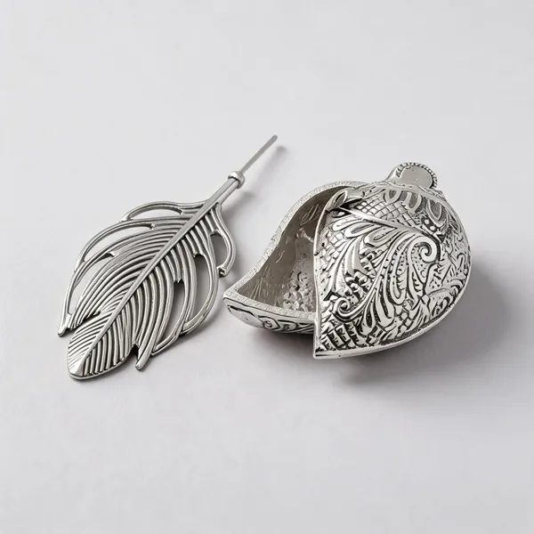 Metal_Silver_Tilak_Box_With_Feather_Pooja_Set