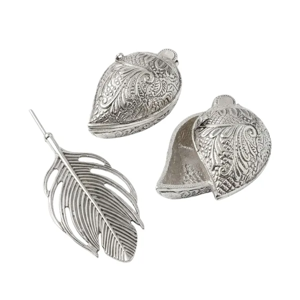 Metal_Silver_Tilak_Box_With_Feather_Pooja_Set
