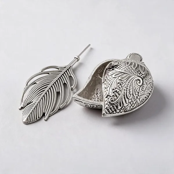 Metal_Silver_Tilak_Box_With_Feather_Pooja_Set