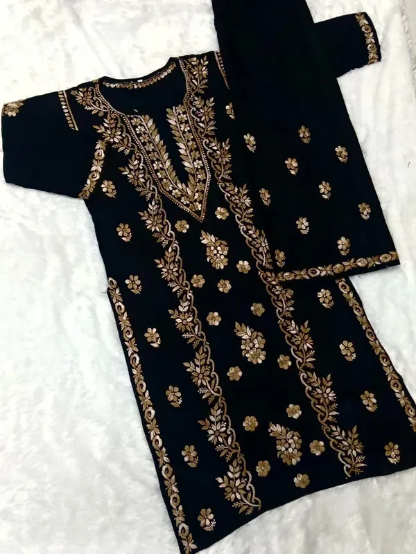 Black_Cotton_Kurta_Set_For_Women