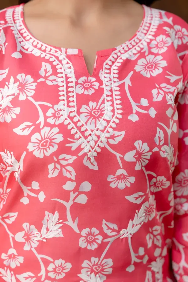 Gajari_Women_S_Cotton_Blend_Chikankari_Embroidered_Straight_Kurta_Set