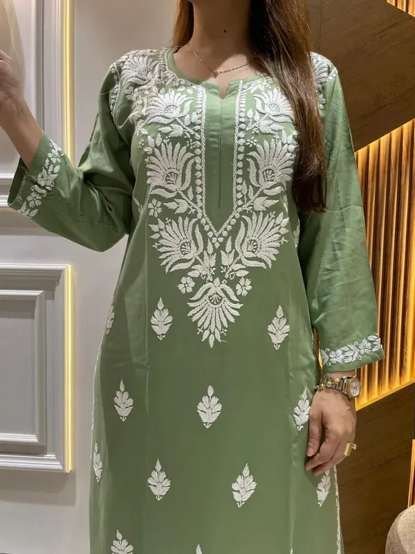 Pista_Diwali_Speacial_Chikankari_Work_Kurti_And_Plazzo_Set