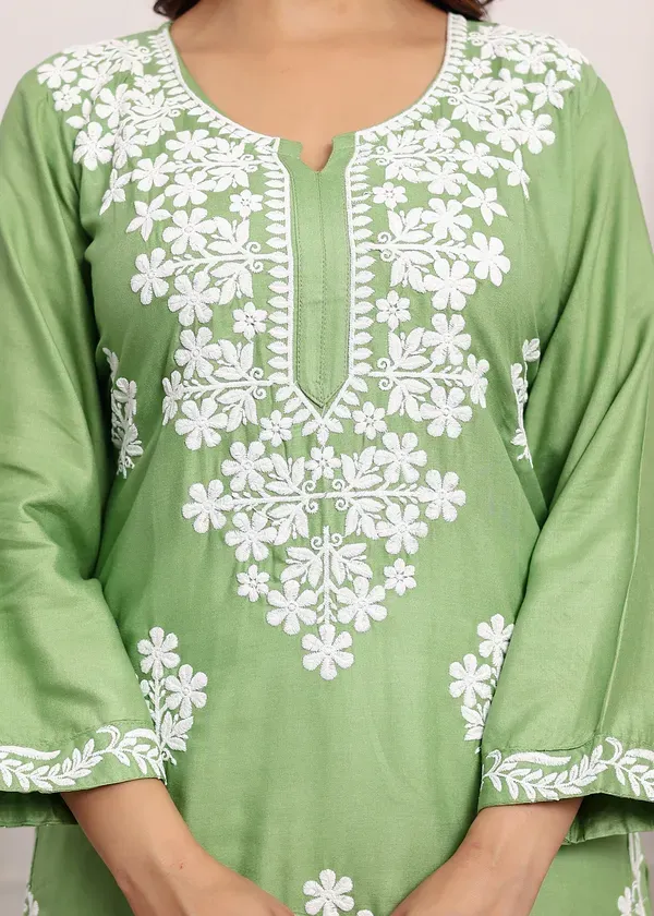 Pista_Chikan_Kurta_For_Women_Rayon_Straight_Chikankari_Kurti_And_White_Plaz