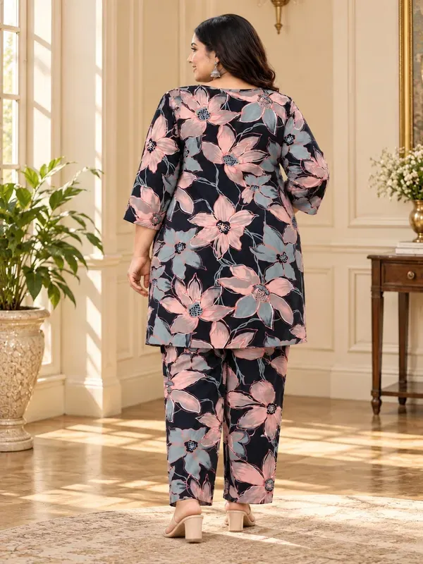 Black_Cotton_Printed_Kurti_With_Trousers