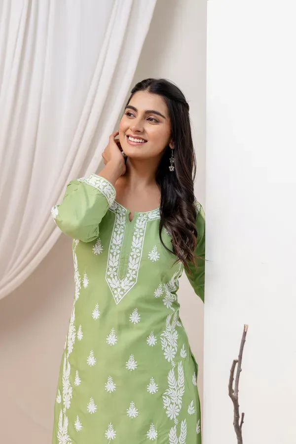 Pista_Women_Embroidered_Chikankari_Modal_Kurta_Set