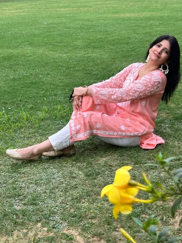 Peach_Chikankari_Work_Cotton_Thread_Rayon_Palazo_Kurtis