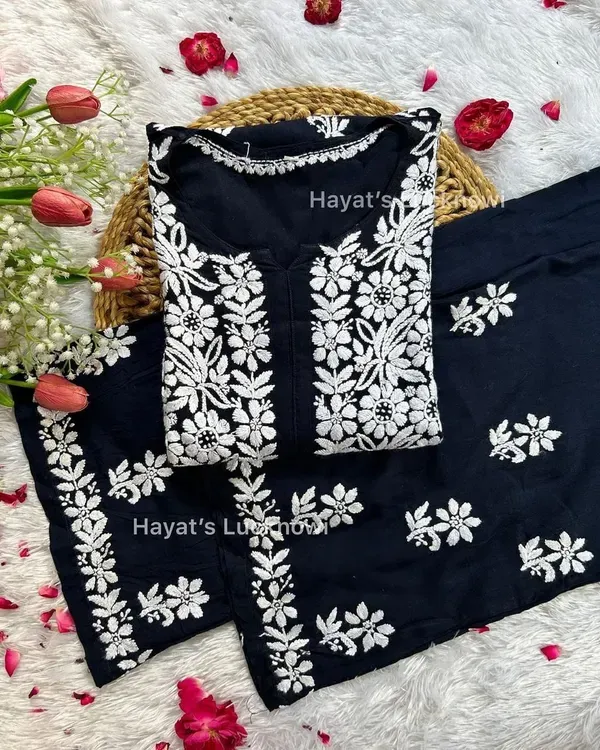 Black_Regular_Kurta_Set_For_Women