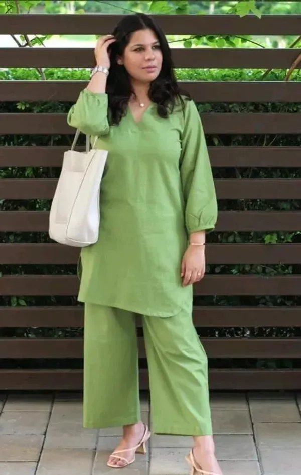 Pista_Beads_N_Stones_Charming_Women_Kurti_Pant_Set