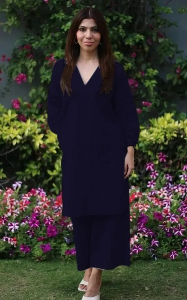 Blue_Beads_N_Stones_Charming_Women_Kurti_Pant_Set