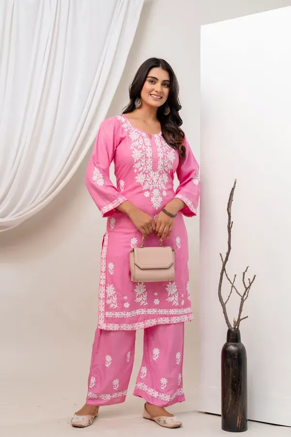 Pink_Beautiful_Embroidered_Chikankari_Kurta_Set