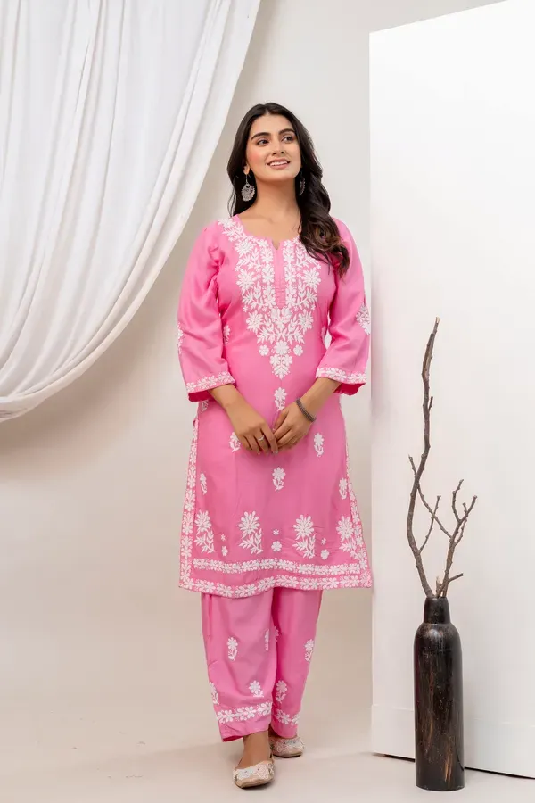 Pink_Beautiful_Embroidered_Chikankari_Kurta_Set