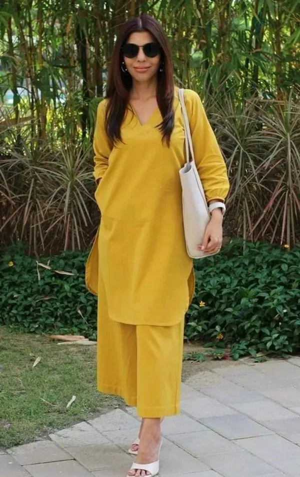 Yellow_Beads_N_Stones_Charming_Women_Kurti_Pant_Set
