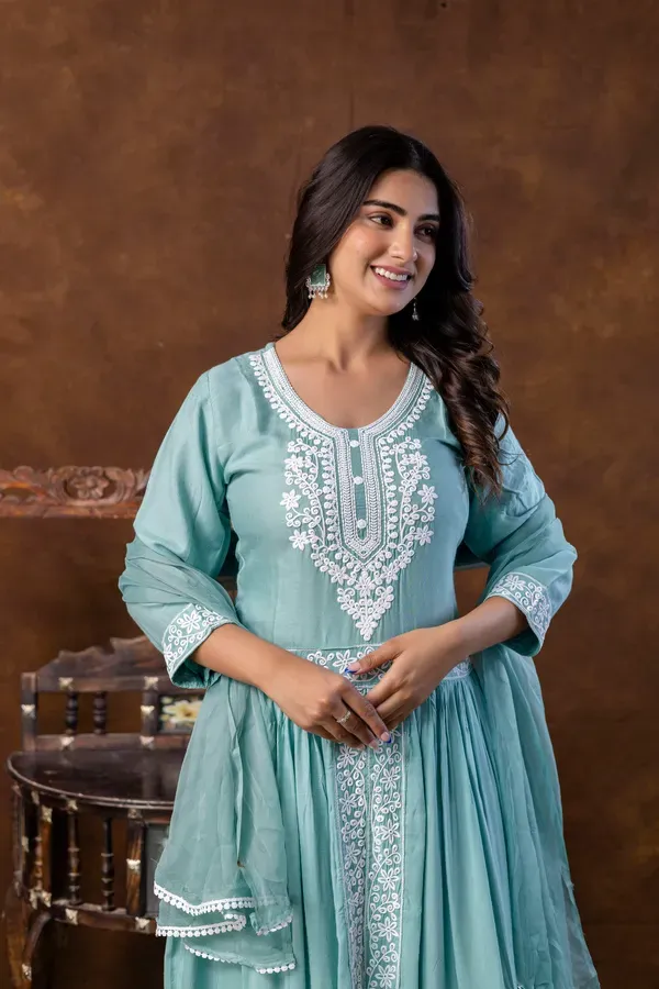Rama_Green_Women_Embroidered_Fashionable_Printed_Naira_Cut_Kurta_Pant_And_Dupatta_Set_For_Wedding_Party_Festivals