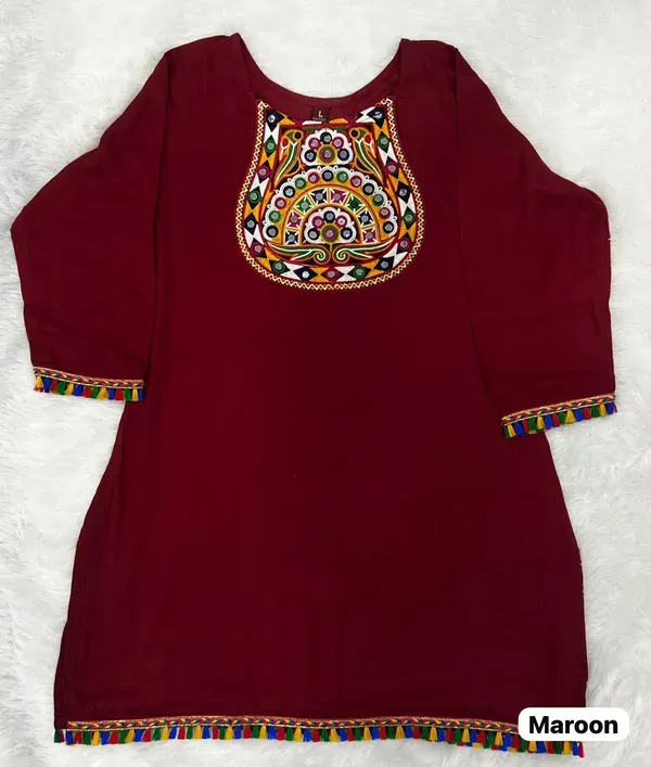 Maroon_Short_Length_Top_For_This_Festival_Season