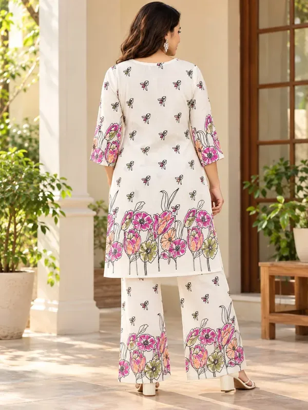 White_Stlylish_Printed_Pure_Cotton_Kurta_And_Plazzo_Set