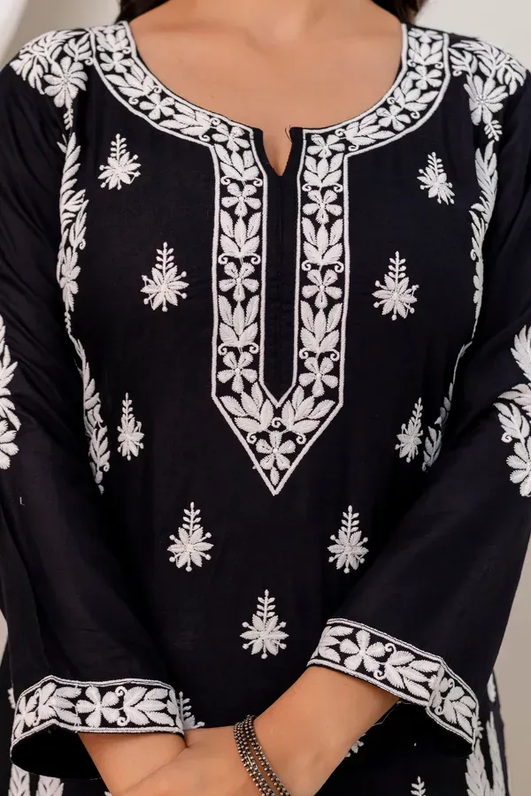 Black_Women_Embroidered_Chikankari_Modal_Kurta_Set