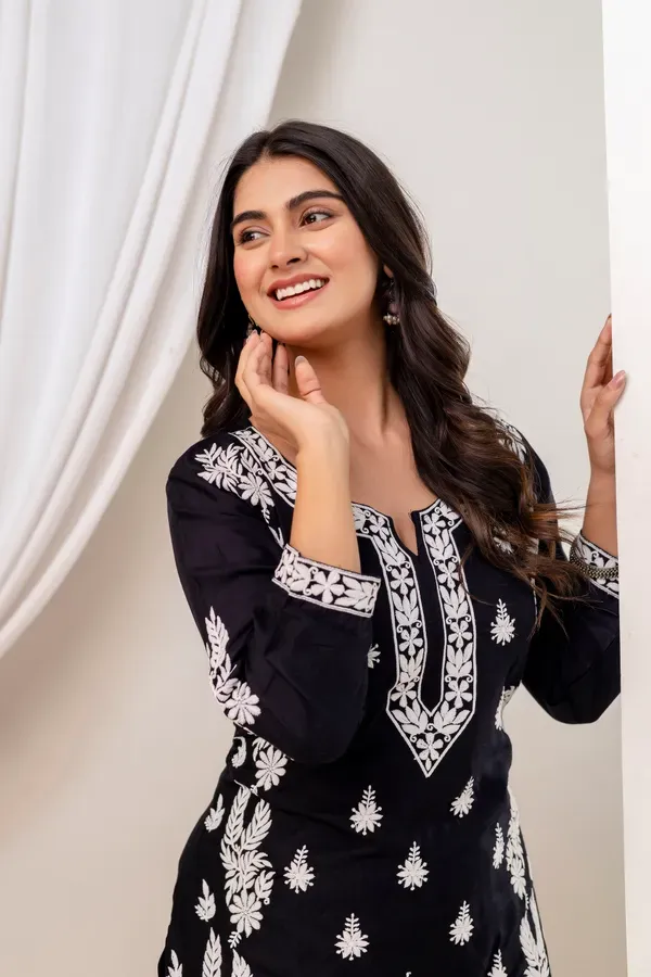 Black_Women_Embroidered_Chikankari_Modal_Kurta_Set