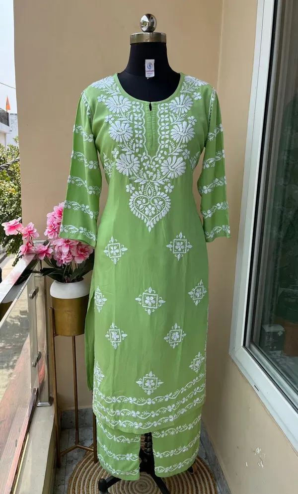 Pista_Chikankari_Kurti_With_Matching_Printed_Plazzo_Suit_2ps_For_Women