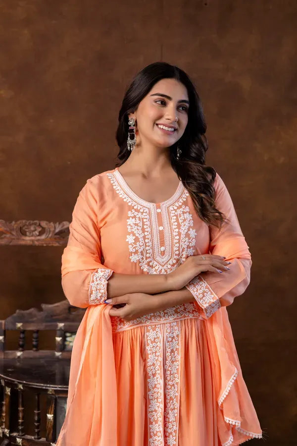 Peach_Women_Embroidered_Fashionable_Printed_Naira_Cut_Kurta_Pant_And_Dupatta_Set_For_Wedding_Party_Festivals
