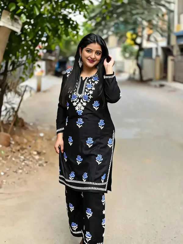 Black_Cotton_Kurta_Set_For_Women