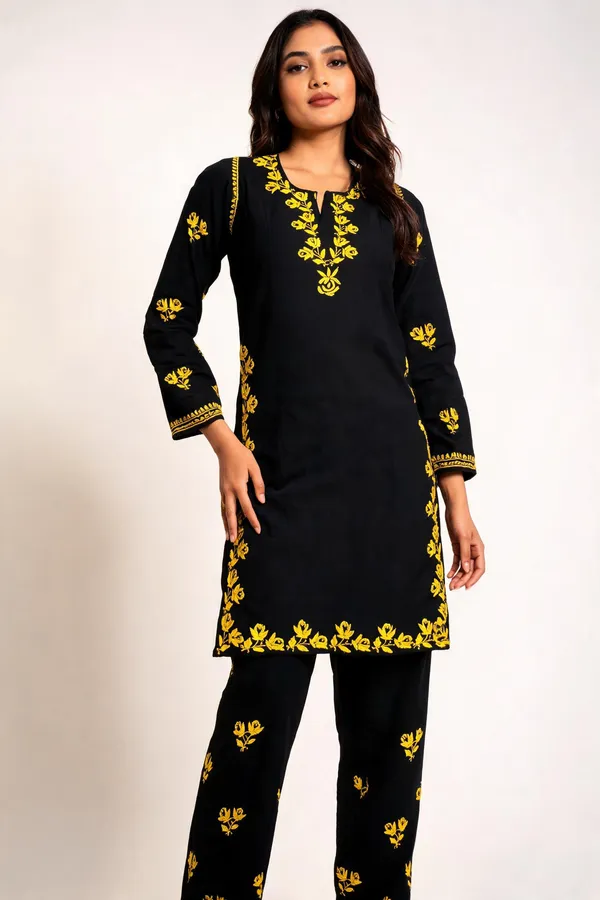 Black_Cotton_Kurta_Set_For_Women