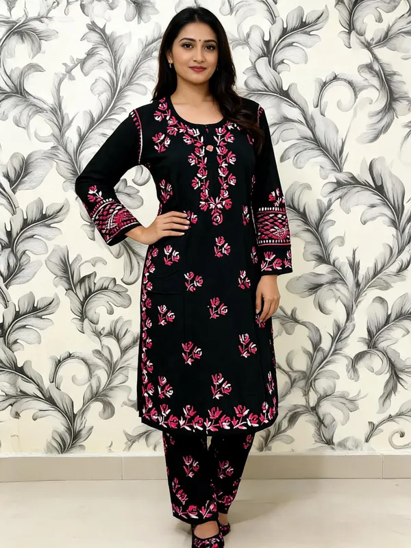 Black_Cotton_Kurta_Set_For_Women