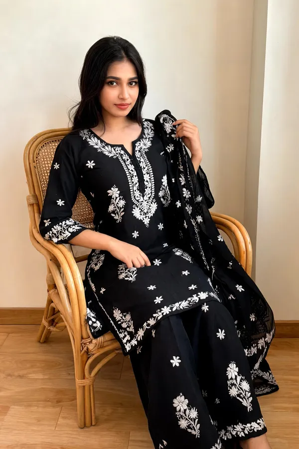 Black_Cotton_Kurta_Set_For_Women