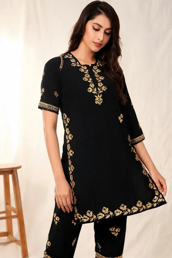 Black_Cotton_Kurta_Set_For_Women