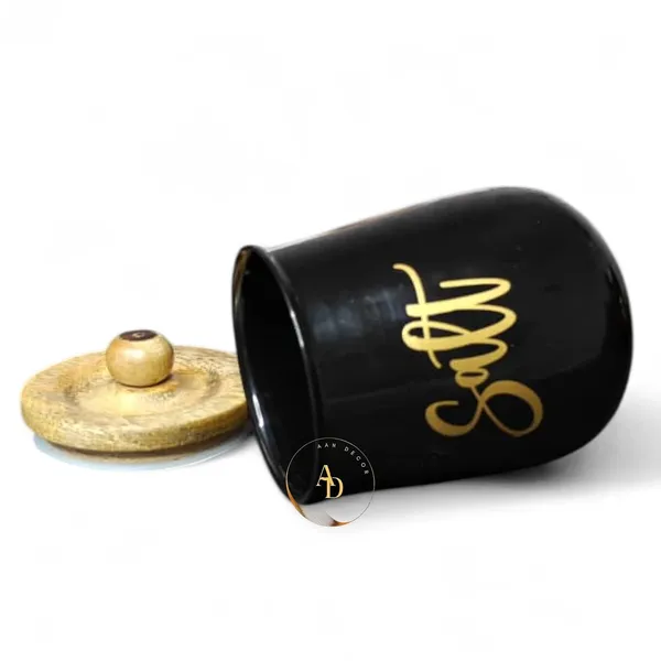 Salt_Container_With_Wooden_Lid