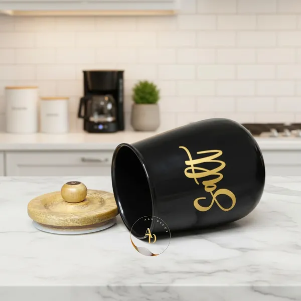 Salt_Container_With_Wooden_Lid