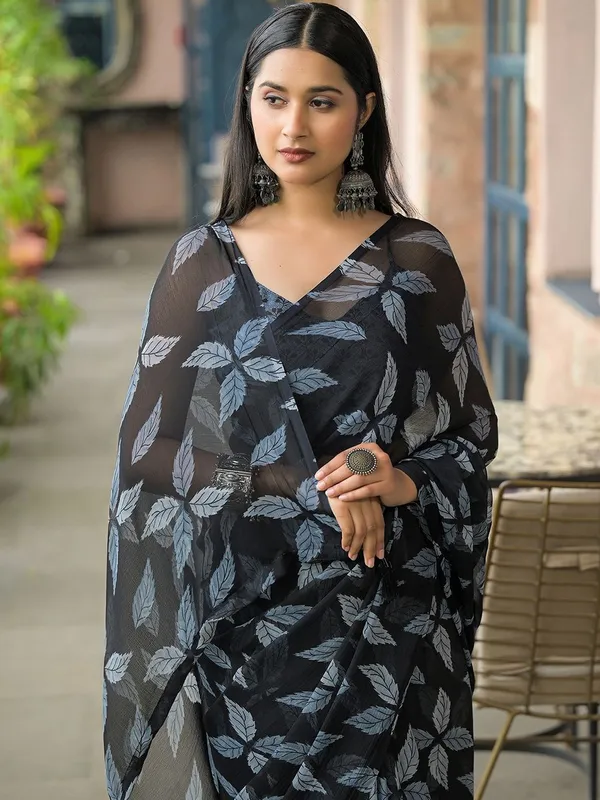 Black_Pure_Chiffon_Saree_For_Women