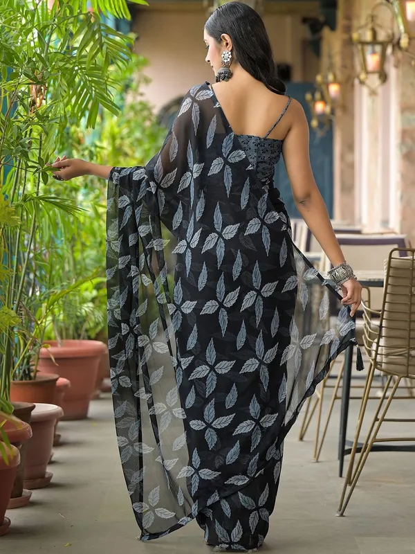 Black_Pure_Chiffon_Saree_For_Women