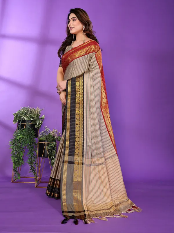 Beige_Silk_Cotton_Saree_For_Women