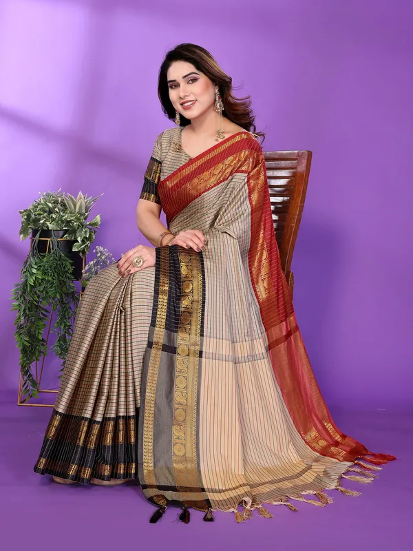 Beige_Silk_Cotton_Saree_For_Women