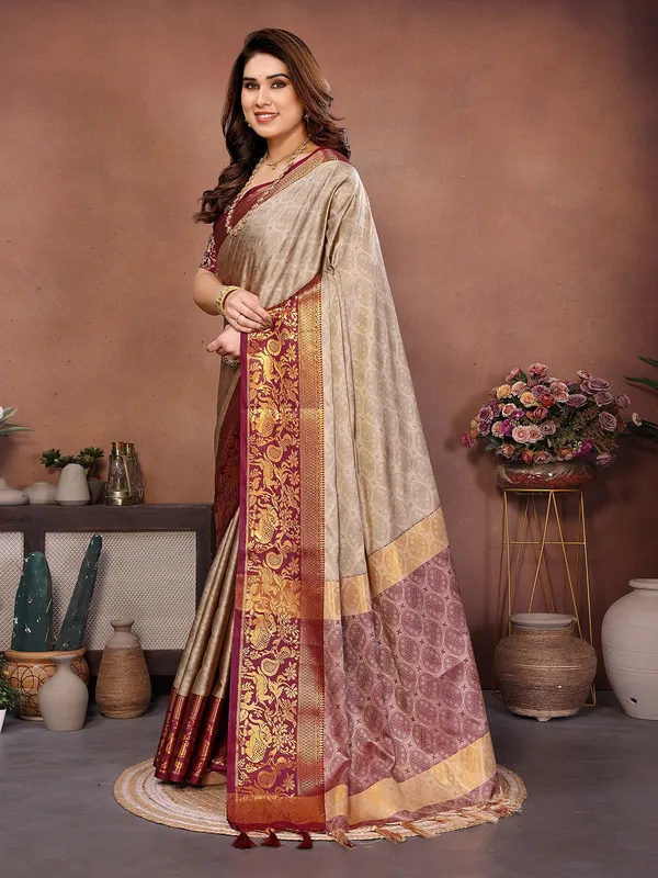 Beige_With_Maroon_And_Gold_Silk_Cotton_Saree_For_Women