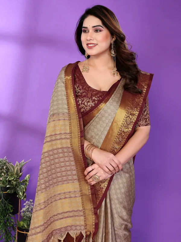 Beige_Silk_Cotton_Saree_For_Women